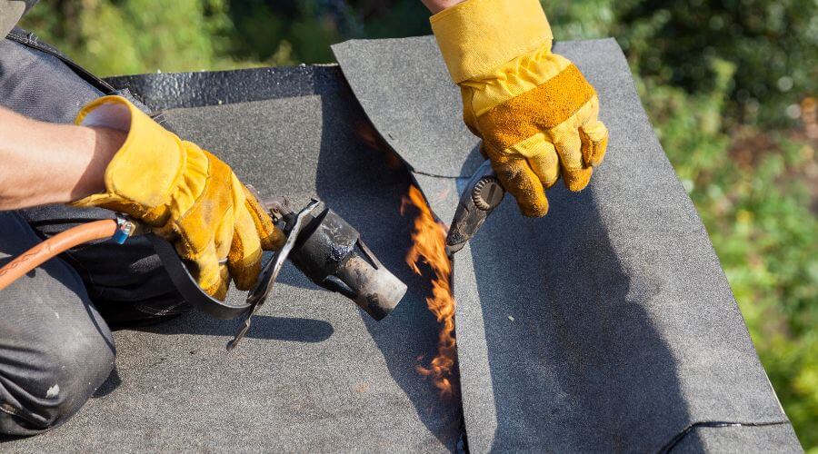 Professional gutter cleaning in Ozark, MO